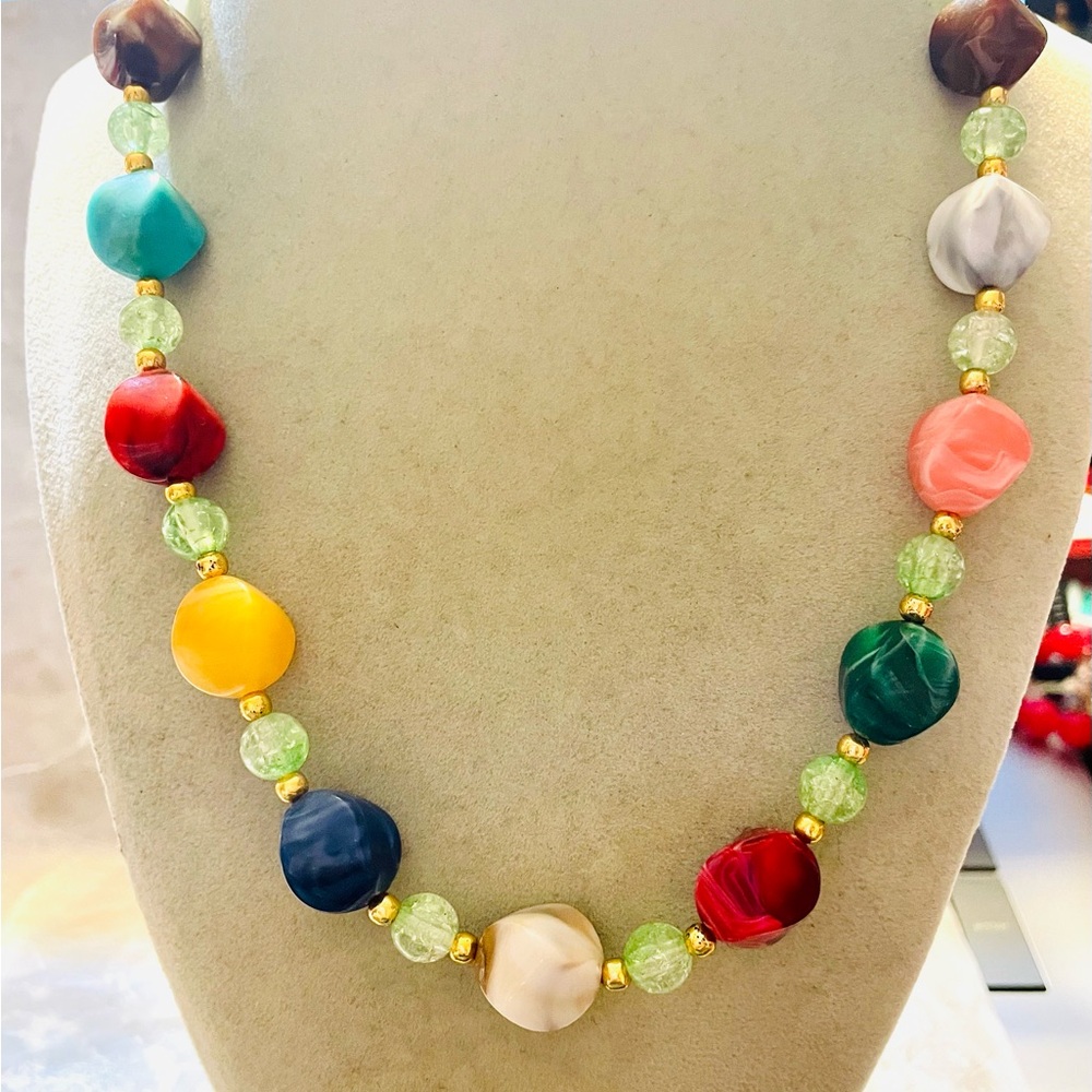 Multicolor Lucite Beaded Statement Necklace. 17 inches. Screw in clasp.